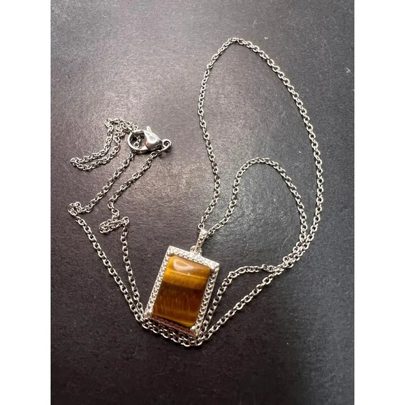 Tigers eye pendant in sterling silver with stainless steel chain - Picture 1 of 11